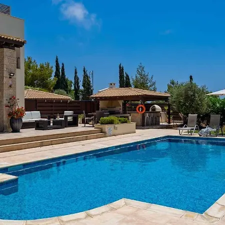 4 Bedroom Lofou With Private Pool And Sea Views, Aphrodite Hills * كوكليا