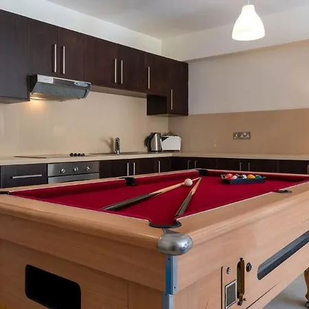 וילה 4 Bedroom Lofou With Private Pool And Sea Views, Aphrodite Hills קוקליה