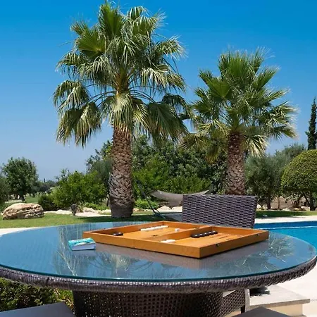 فيلة 4 Bedroom Lofou With Private Pool And Sea Views, Aphrodite Hills كوكليا