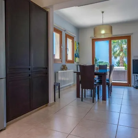 וילה 4 Bedroom Lofou With Private Pool And Sea Views, Aphrodite Hills קוקליה