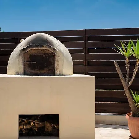 וילה 4 Bedroom Lofou With Private Pool And Sea Views, Aphrodite Hills קוקליה