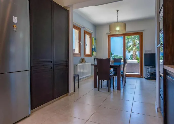 Villa 4 Bedroom Lofou With Private Pool And Sea Views, Aphrodite Hills Kouklia