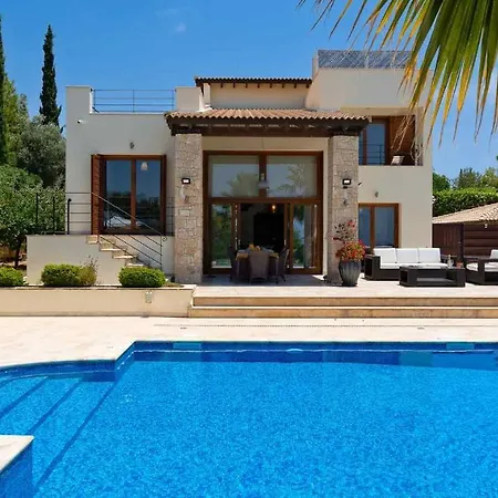 4 Bedroom Lofou With Private Pool And Sea Views, Aphrodite Hills Villa Kouklia