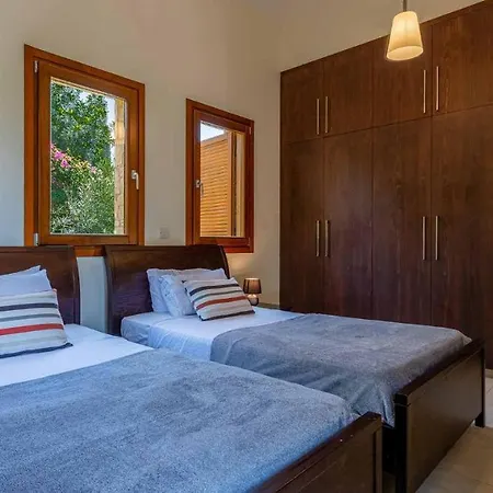 Villa 4 Bedroom Lofou With Private Pool And Sea Views, Aphrodite Hills