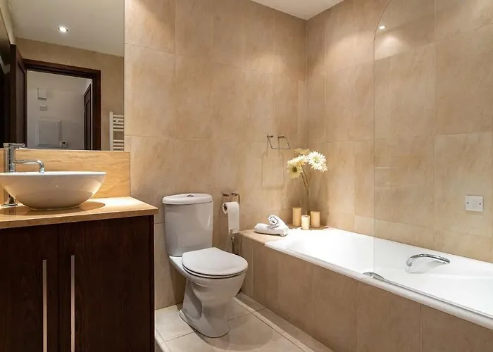 4 Bedroom Lofou With Private Pool And Sea Views, Aphrodite Hills Vila *