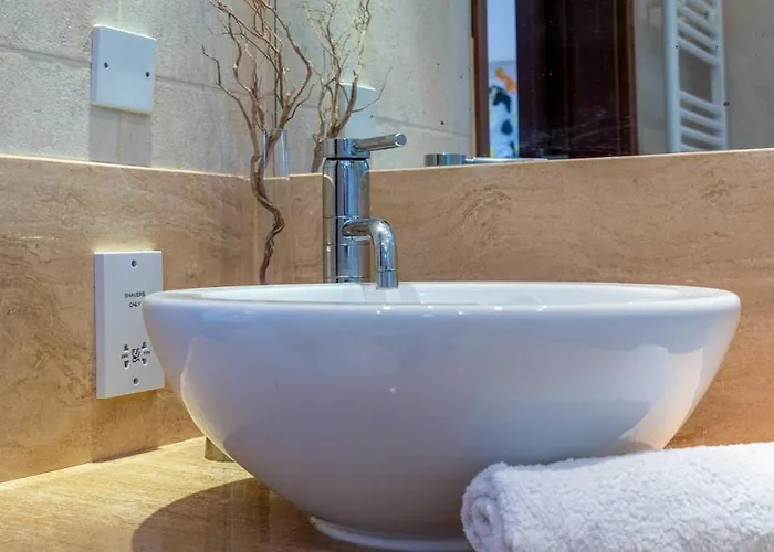 4 Bedroom Lofou With Private Pool And Sea Views, Aphrodite Hills *