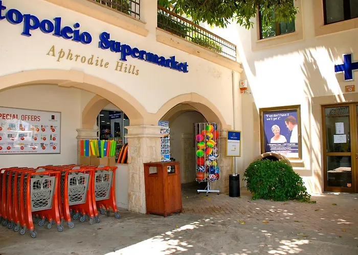 4 Bedroom Lofou With Private Pool And Sea Views, Aphrodite Hills Vila *