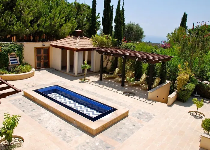 Vila 4 Bedroom Lofou With Private Pool And Sea Views, Aphrodite Hills